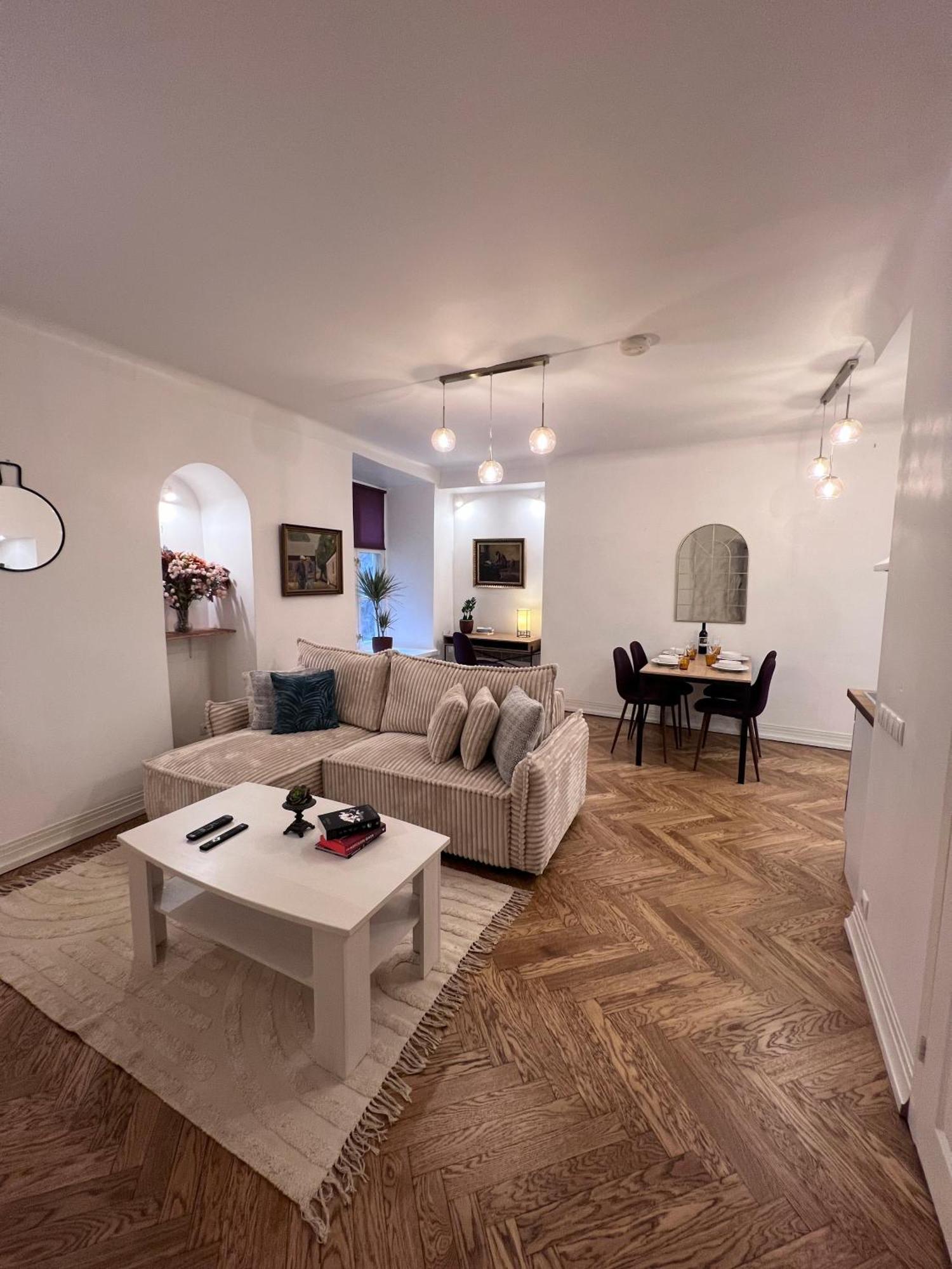 Residences *